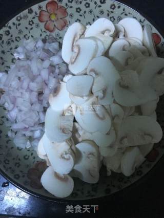 奶油蘑菇汤的做法步骤：2