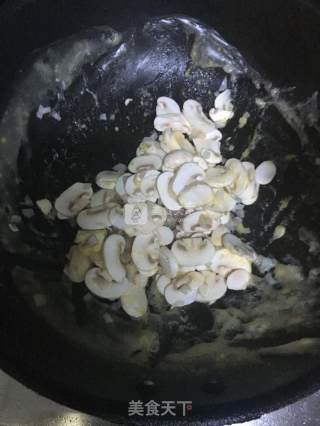 奶油蘑菇汤的做法步骤：9