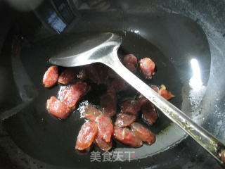茭白香肠炒圆白菜的做法步骤：2