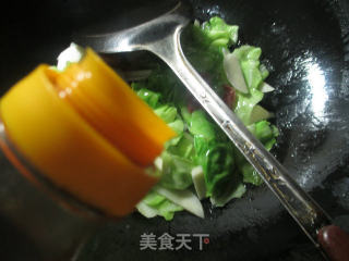 茭白香肠炒圆白菜的做法步骤：6
