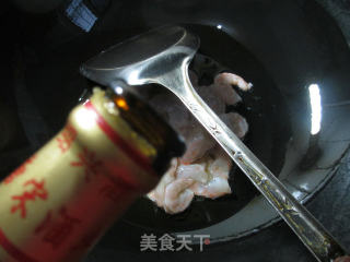 尖椒虾仁炒莲藕的做法步骤：2
