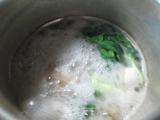 青菜蘑菇鸡腿汤的做法步骤：6
