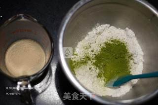 奶香抹茶红豆包（手揉版）的做法步骤：6