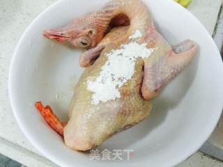 香酥乳鸽的做法步骤：2