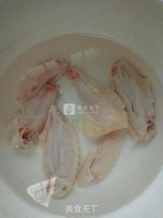 可乐鸡翅(腌制)的做法步骤：1