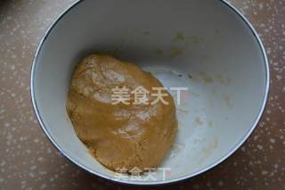 广式蛋黄月饼的做法步骤：4