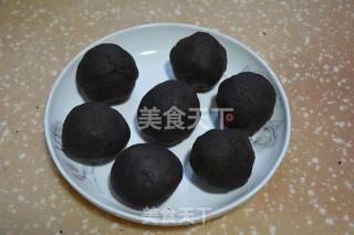 广式蛋黄月饼的做法步骤：7