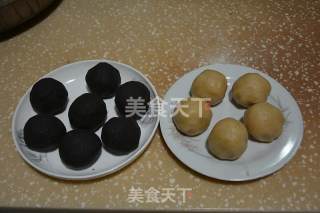 广式蛋黄月饼的做法步骤：8