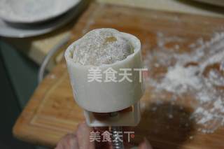 广式蛋黄月饼的做法步骤：13