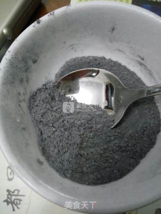 乌漆墨黑的蛋糕的做法步骤：2