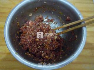 猪肉三鲜锅贴的做法步骤：2