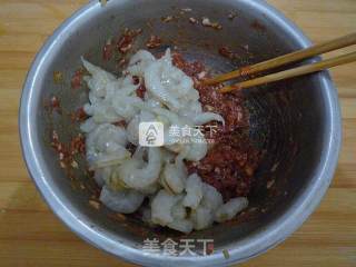 猪肉三鲜锅贴的做法步骤：4