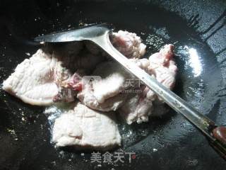 茶树菇圆白菜炖大排的做法步骤：2