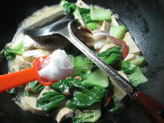 青菜圆素鸡煮螃蟹的做法步骤：8
