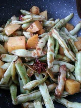 土豆豆角烀饼家常菜的做法步骤：7