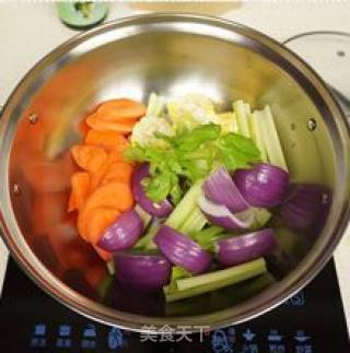 黄记煌三汁焖锅的做法步骤：4