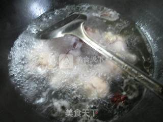 黑木耳千张结烧鸡翅根的做法步骤：5