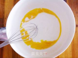 铁釜饭煲版葡萄干酸奶蛋糕的做法步骤：2