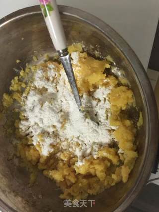 红薯肉松球的做法步骤：2