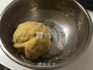 红薯肉松球的做法步骤：4