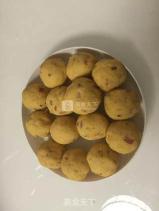 红薯肉松球的做法步骤：7