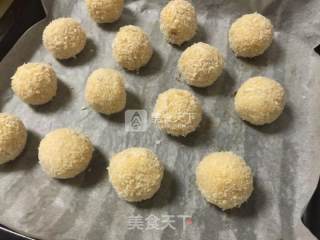 红薯肉松球的做法步骤：11