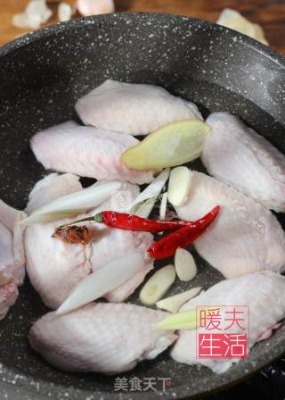可乐鸡翅的做法步骤：2