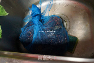 干煸群英会（小龙虾、河虾、六月黄）的做法步骤：1