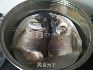 剁椒鱼头的做法步骤：5