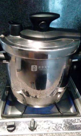 白豆炖肉的做法步骤：5