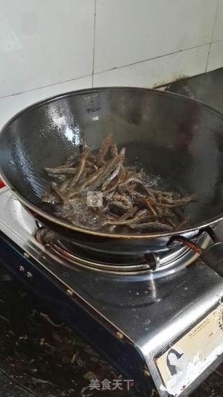 茄丝炒鳅干的做法步骤：4