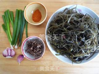 麻辣海带丝的做法步骤：1