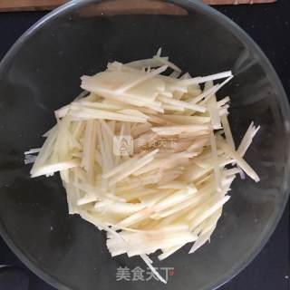 土豆丝饼的做法步骤：2