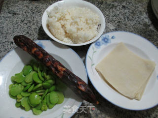 麻辣香肠蚕豆糯米烧卖的做法步骤：1
