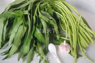 蒜香空心菜的做法步骤：1