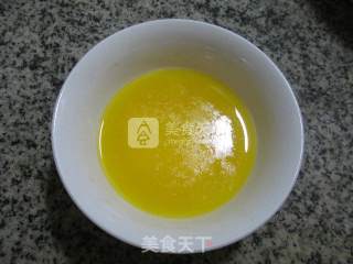 芝麻酱海绵蛋糕的做法步骤：2