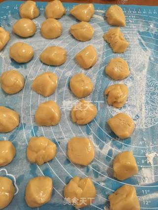 广式月饼之红豆蛋黄馅的做法步骤：10