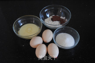 玫瑰巧克力蛋糕卷的做法步骤：1