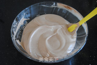 玫瑰巧克力蛋糕卷的做法步骤：9