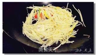 酸辣土豆丝的做法步骤：3