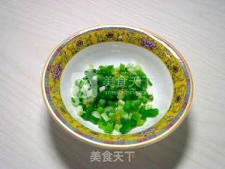 葱花鸡蛋饼的做法步骤：2