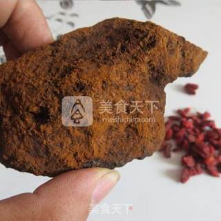 桦褐孔菌灵芝泡水的做法步骤：1