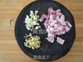 五花肉烧茄丁的做法步骤：2