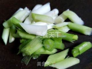 记忆中舌尖干炒米粉的做法步骤：4