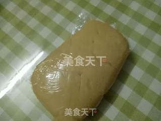 莲蓉蛋黄月饼的做法步骤：3