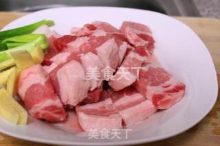 酱香红烧肉的做法步骤：1