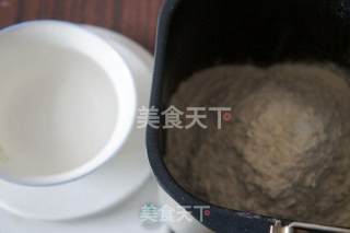 意式披萨的做法步骤：1
