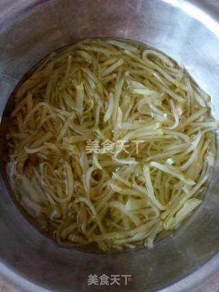 肉丝榨菜的做法步骤：1