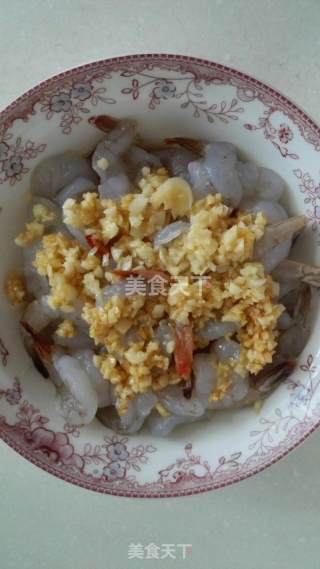 蒜蓉蝴蝶虾的做法步骤：6