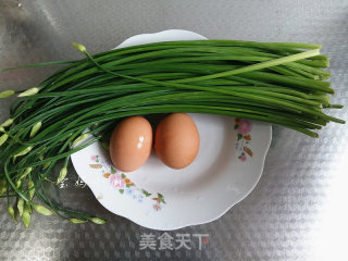 韭菜梗炒鸡蛋的做法步骤：1
